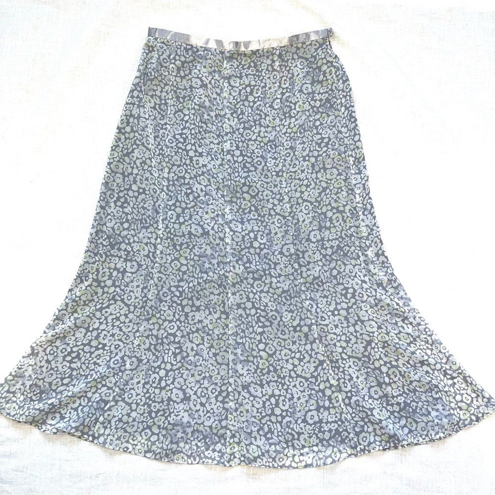 Jacques Vert Elegant Floral A-Line Skirt in  Gray, White and Green